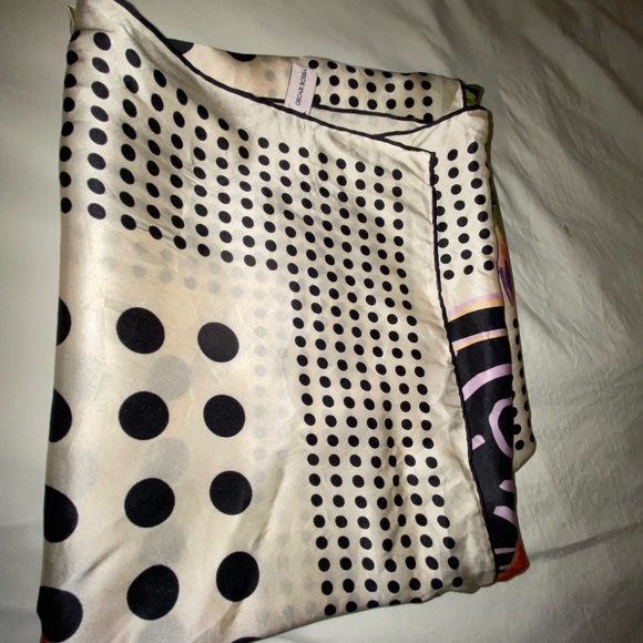 oscar rossa silk scarf - Picture 3 of 5